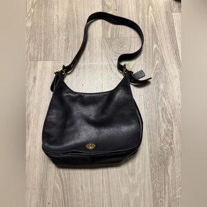 Vintage Coach front flap black leather shoulder bag